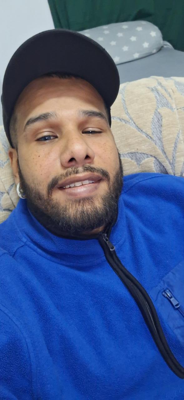 632228482: Chico busca chica en Valencia