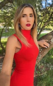 634494079: Chica busca chico en Navarra