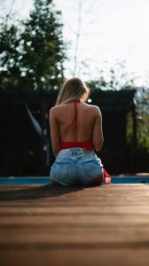 670527498: Chica busca chico en Gerona