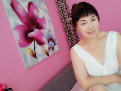 694405928: Chica busca chico en Barcelona