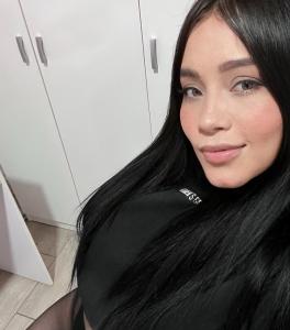 613421353: Chica busca chico en Málaga