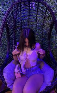 Chica busca chico en Cádiz: 