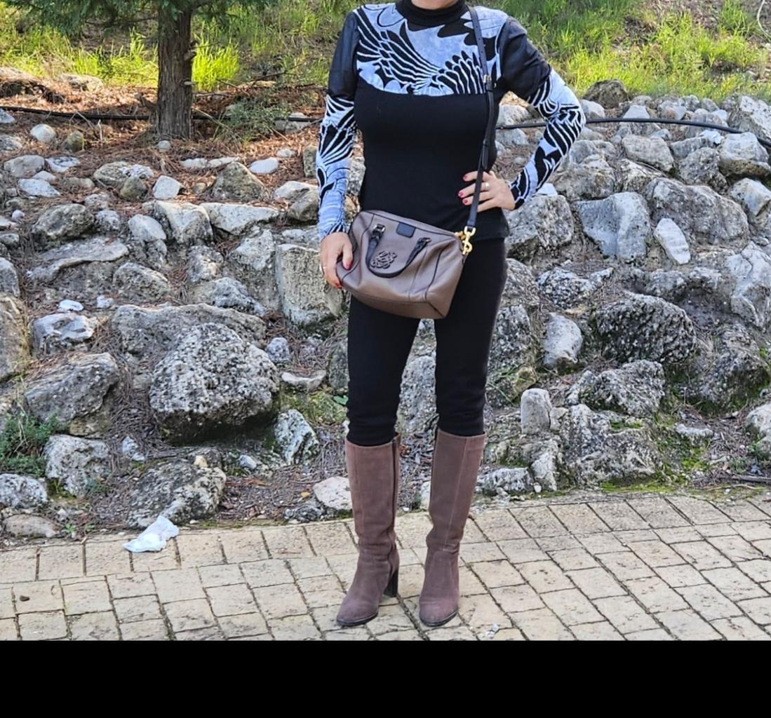 742010688: Chica busca chico en Valencia