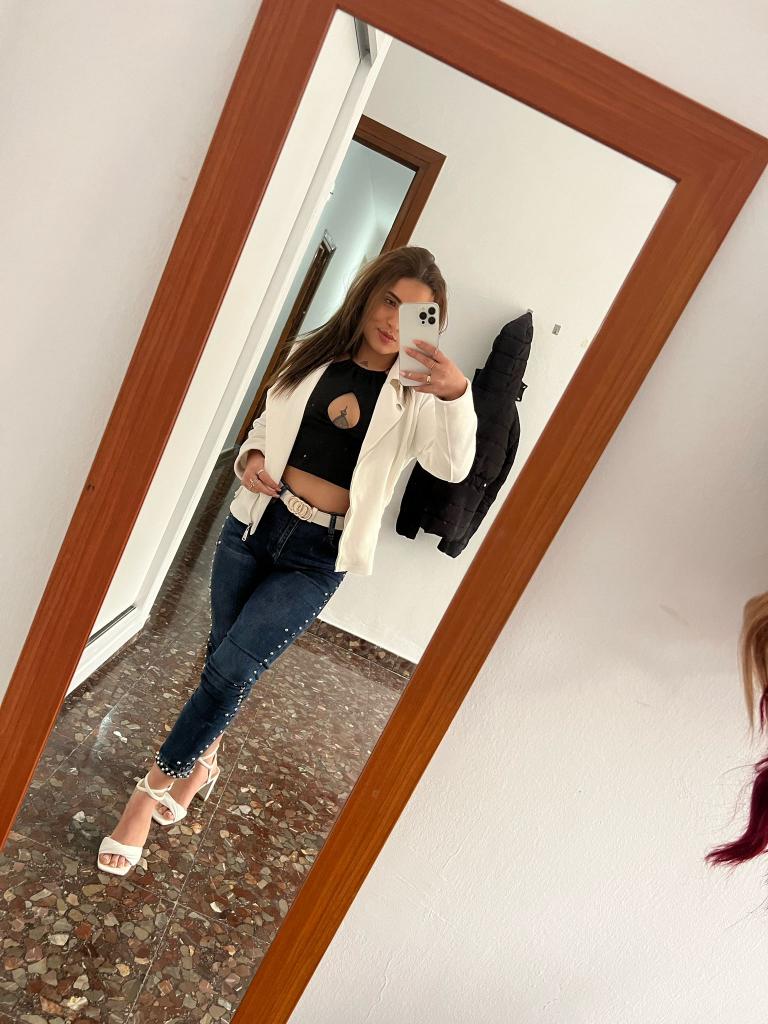 Chica busca chico en Almería: 