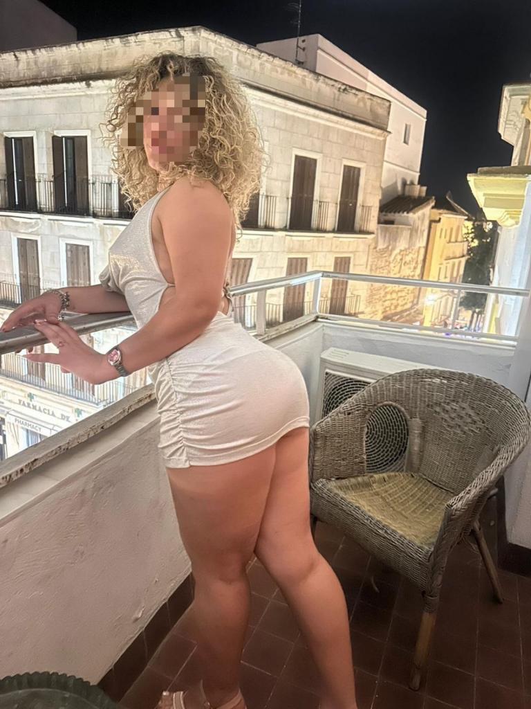 Chica busca chico en Cádiz: 