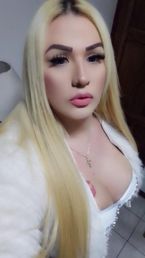 613925667: Transexual en León