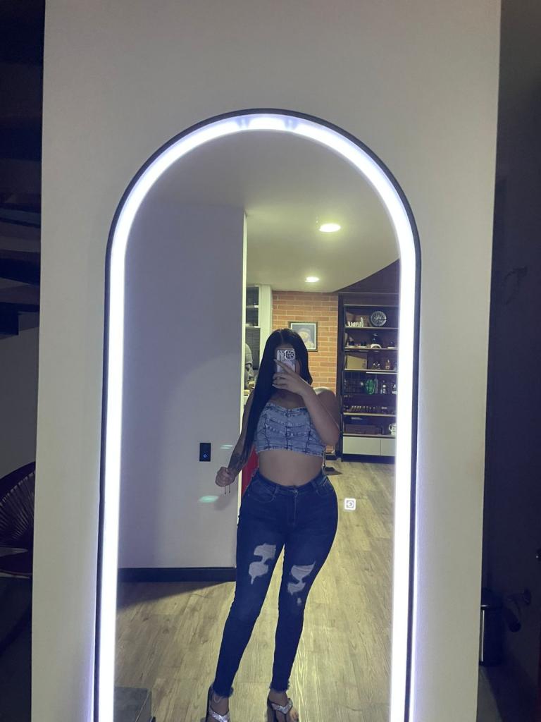 Chica busca chico en Tenerife: 