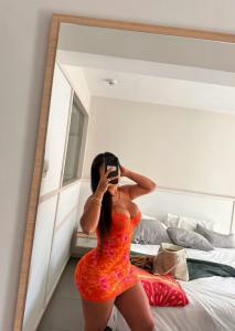 602465117: Chica busca chico en La Coruña