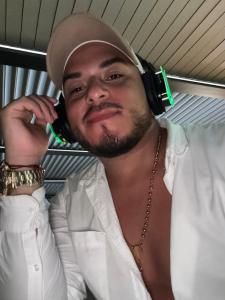 682318123: Chico busca chica en Madrid