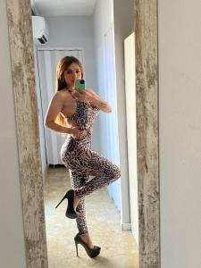 664874220: Chica busca chico en Madrid