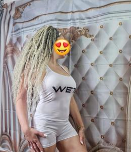 613342256: Chica busca chico en Barcelona