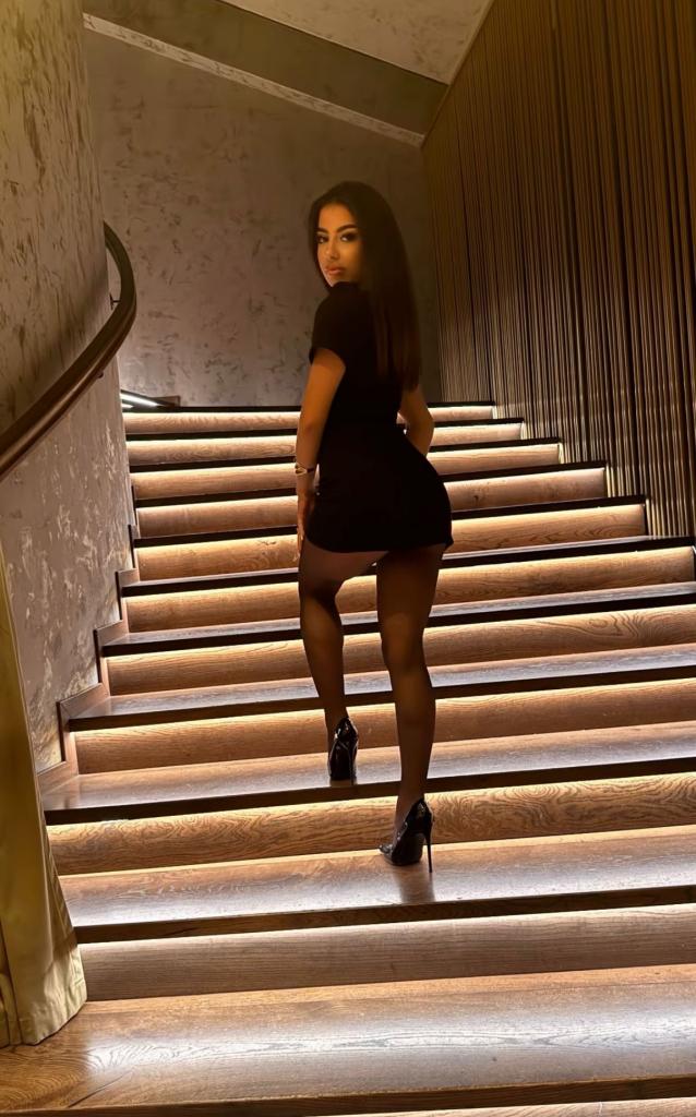 672590394: Chica busca chico en Málaga