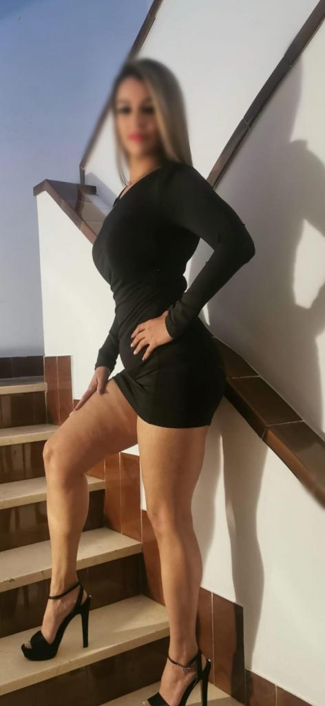 613482582: Chica busca chico en La Coruña