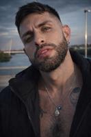 672975702: Chico busca chica en Zaragoza