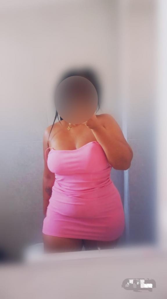 641403354: Chica busca chico en Sevilla