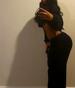 670861082: Chica busca chico en Alicante