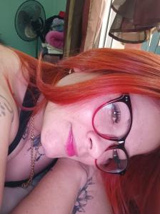 677308085: Chica busca chico en Albacete