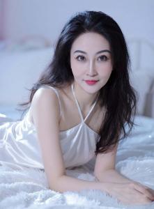 692243559: Chica busca chico en La Coruña