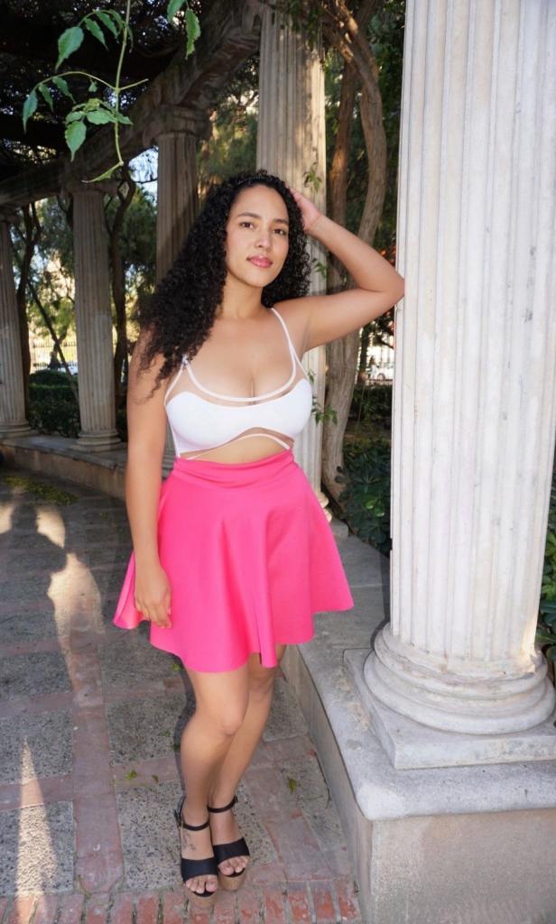 Chica busca chico en Alicante: Chica busca chico