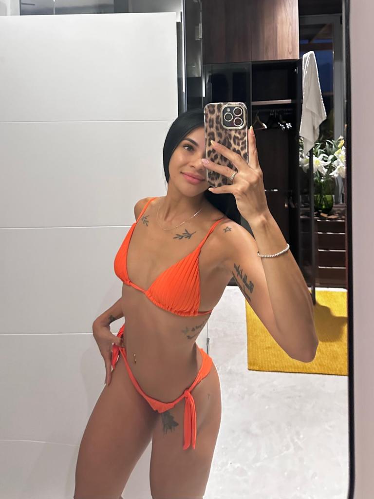 666314324: Chica busca chico en Ibiza