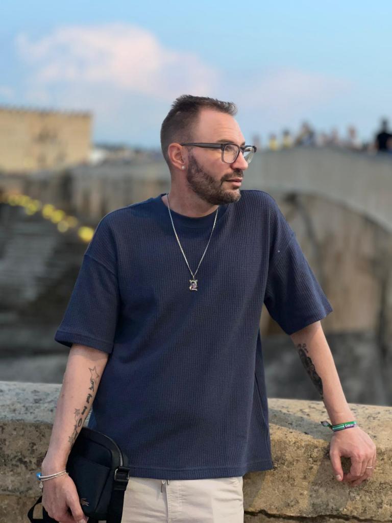 Chico busca chica en Málaga: 