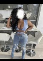 632779229: Chica busca chico en Barcelona