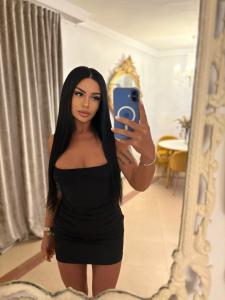 670994947: Chica busca chico en Málaga