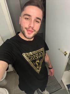 697193756: Chico busca chica en Málaga