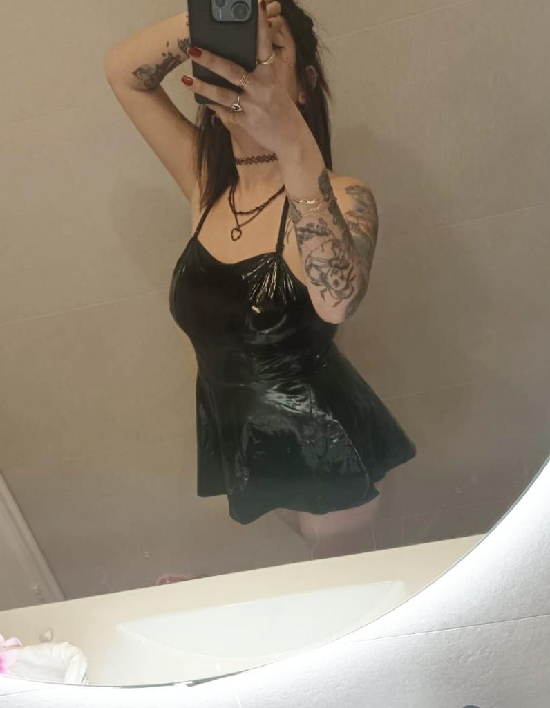 672069307: Chica busca chico en Barcelona