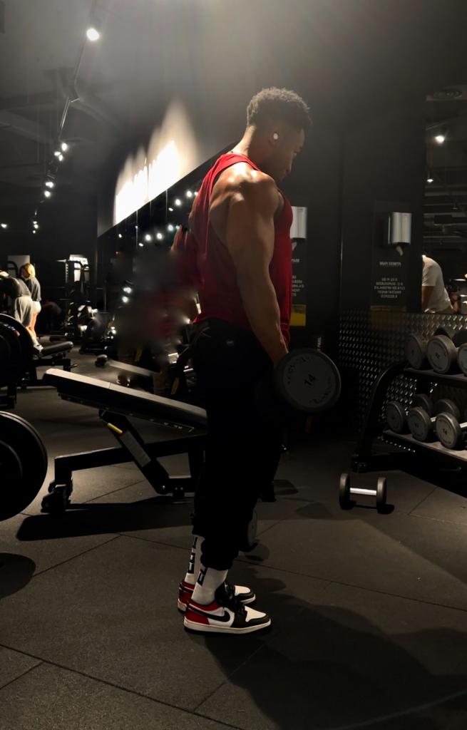 672871174: Chica busca chico en Barcelona