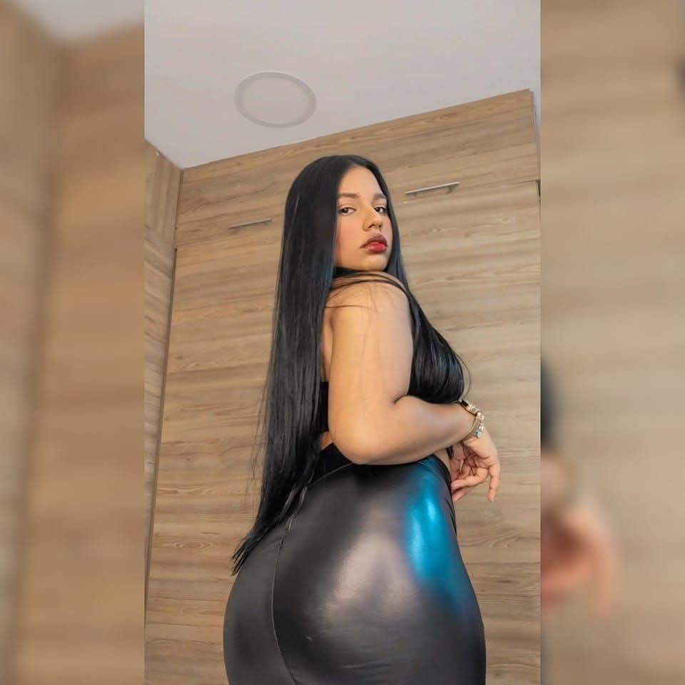 613965418: Chica busca chico en Navarra