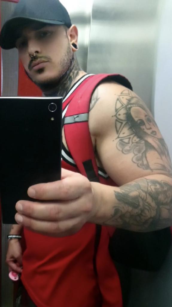 645567687: Chico busca chica en Sevilla