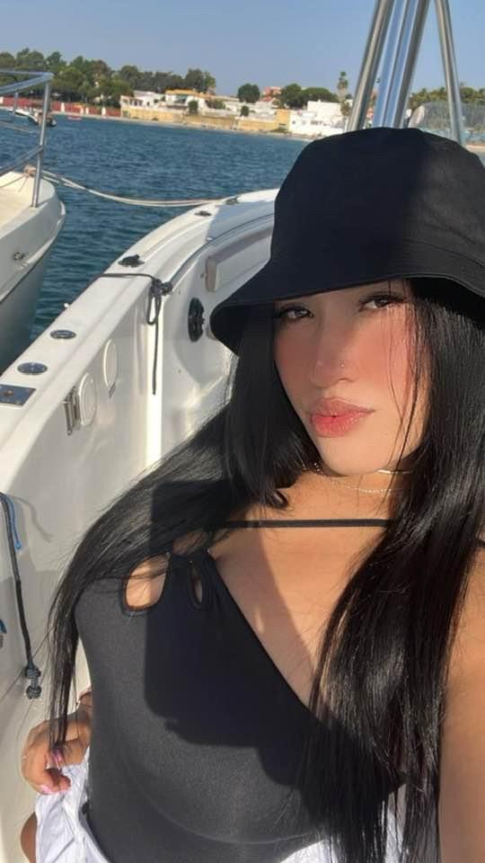 Chica busca chico en Cádiz: 