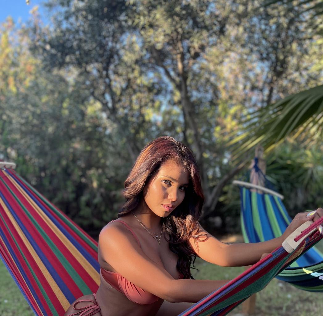 610142807: Chica busca chico en Sevilla