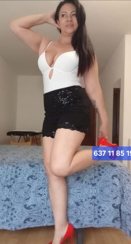 Chica busca chico en La Coruña: Chica busca chico