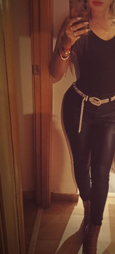 Chica busca chico en Granada: 