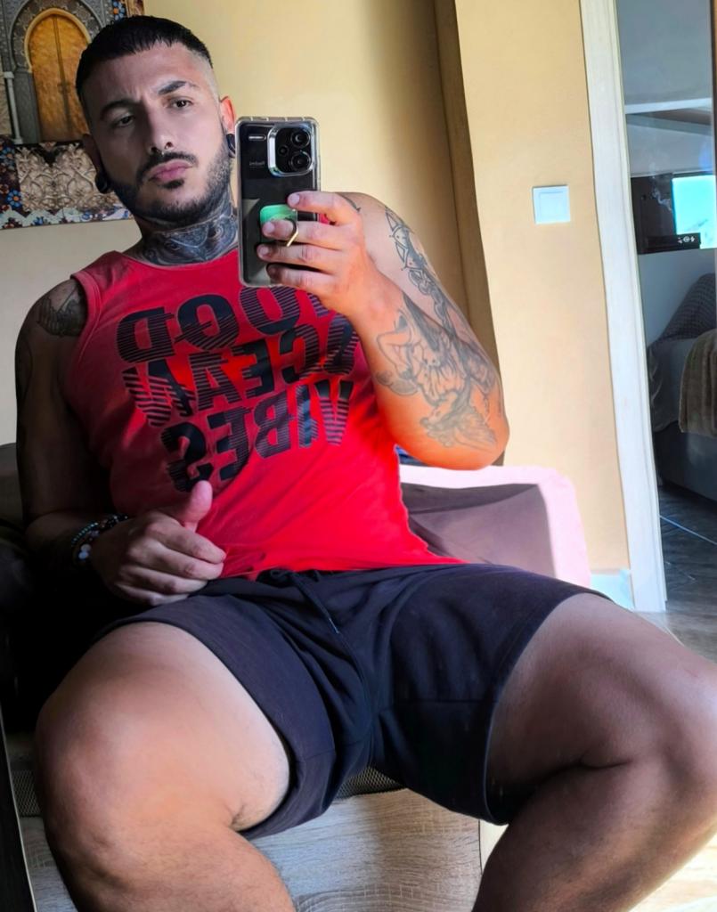 645567687: Chico busca chica en Sevilla