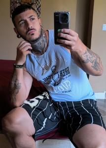 645567687: Chico busca chica en Sevilla