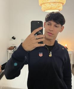 674344545: Chico busca chica en Granada