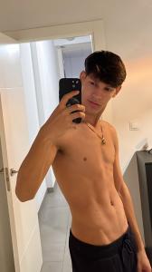 674344545: Chico busca chica en Granada