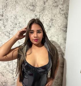 613965418: Chica busca chico en Navarra