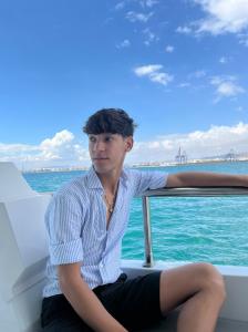 674344545: Chico busca chica en Granada