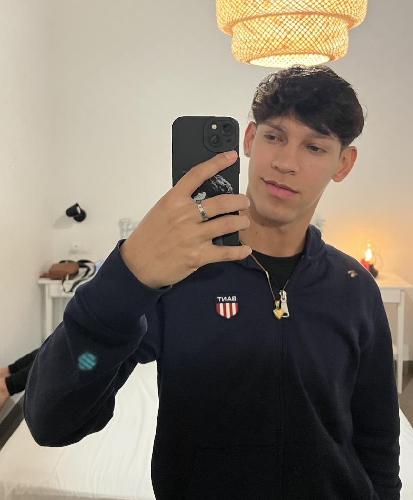 674344545: Chico busca chica en Granada