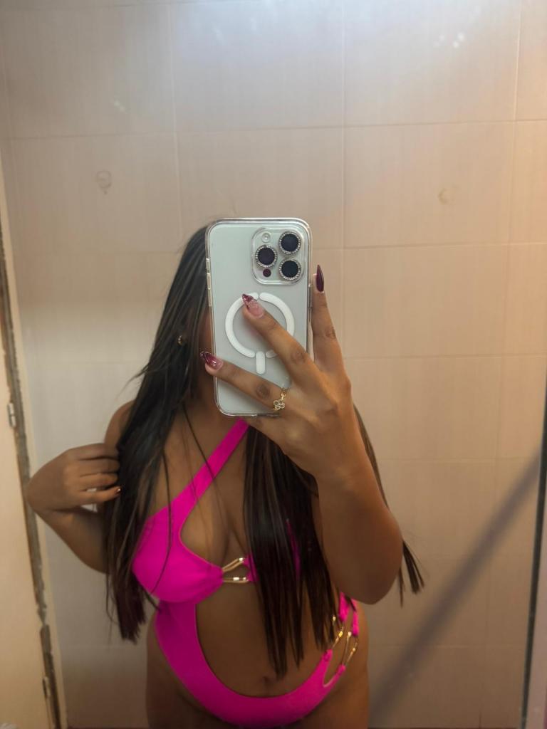 613965418: Chica busca chico en Navarra