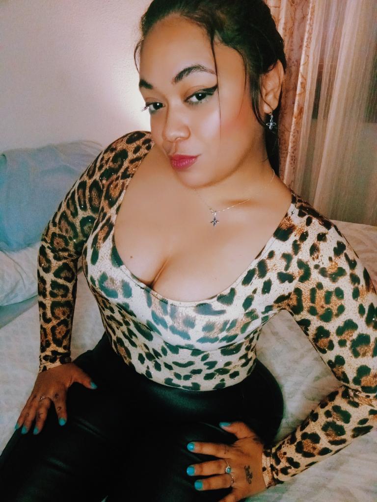 667069930: Chica busca chico en Madrid