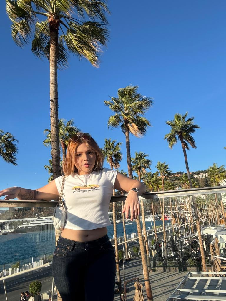 Chica busca chico en Granada: 