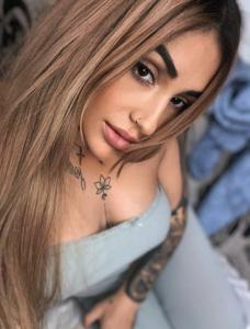 672989266: Chica busca chico en Valencia