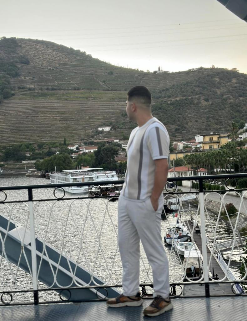 631341789: Chico busca chica en La Coruña