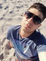 631341789: Chico busca chica en La Coruña