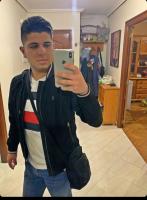 631341789: Chico busca chica en La Coruña